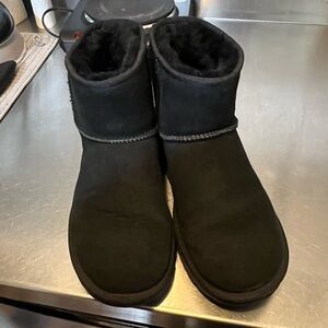 UGG Classic Mini Boot in Black